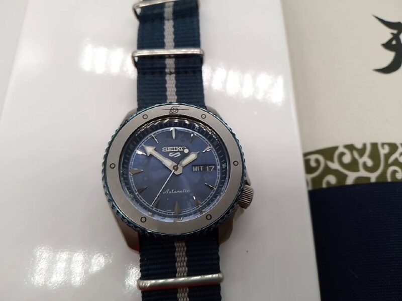 Seiko 5 Sports Automatic  | mit Originalverpackung | Naruto & Boruto Sasuke Uchiha Limited Edition SRPF69K1: | Zustand: Sehr Gut – Bild 2