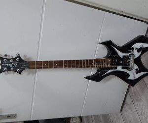 BC Rich Warlock - Bronze Serie schwarz | E-Gitarre | Zustand: Sehr Gut