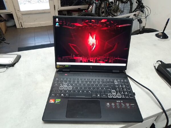 Acer Nitro 16   | Ryzen 7 7840hs | 16GB RAM  | 1TB  | Nvidia Geforce RTX 4070 8GB   | Mit ladegerät  | Zustand: Wie Neu