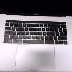 MacBook Pro 13,3 | Core i7 |  16GB RAM | 512 GBB SSD |  15 |4-zoll |  Zyklen 176 |  2017.  mit Ladegerät |  mit Originalverpackung.  ist in auslage Verpackung Orginal Rechnung | Zustand: Sehr Gut