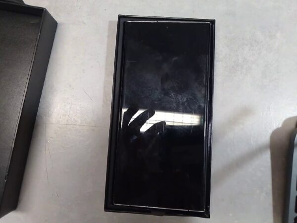 Samsung Galaxy S23 Ultra 256GB | Display Kratzer  | Hinter gebrochen  | mit Originalverpackung | SimLock: Frei | Zustand: Schlecht – Bild 4