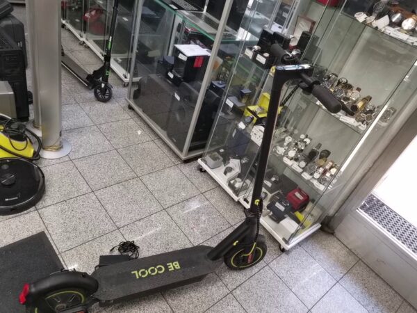 E-scooter Esc-hi2 - E-scooter - Black/yellow | Mit Ladegerät – Bild 2