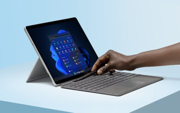 Surface Pro 9 Platin / mit Tastatur  | mit Originalverpackung mit org. Rechnung | Core i5-1235U | 8GB RAM | 256GB SSD | Zustand: Wie Neu – Bild 3