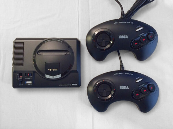 Sega Mega Drive Mini |  2 Controller | HDMI-Kabel | 42 Spiele (vorinstalliert) | Zustand: Sehr Gut