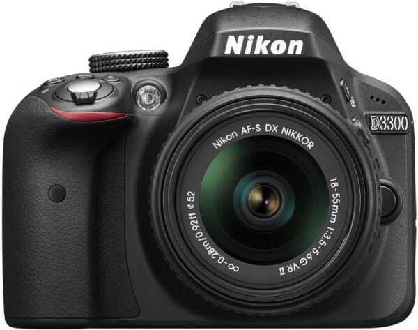 Nikon D3300 | mit Objektiv Nikkor AF-S VR DX 18-55mm 3.5-5.6G II | mit Ladegerät | Zustand: Gut