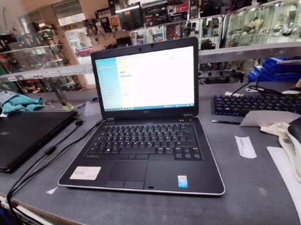 Dell Latitude e6440 14,1 Zoll, i5-4310M, DE | 8GB | 128 GB SSD | Akku Kaput | AMD Radeon HD8690M Grafik | Win10 Pro | mit mit Ladegerät | Zustand: Gut – Bild 2