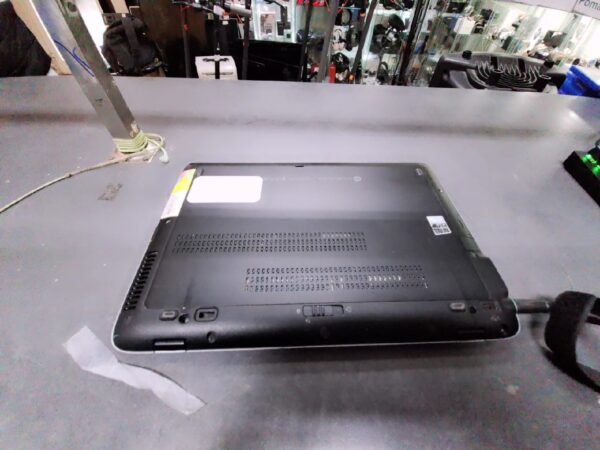 HP EliteBook 820 G2 12,5Zoll, DE |  i5 5200U 2 |2 GHz 4GB RAM 256GB SSD 12 |5" Win 10 Pro | Akku Kaput | mit mit Ladegerät | Zustand: Gut – Bild 4