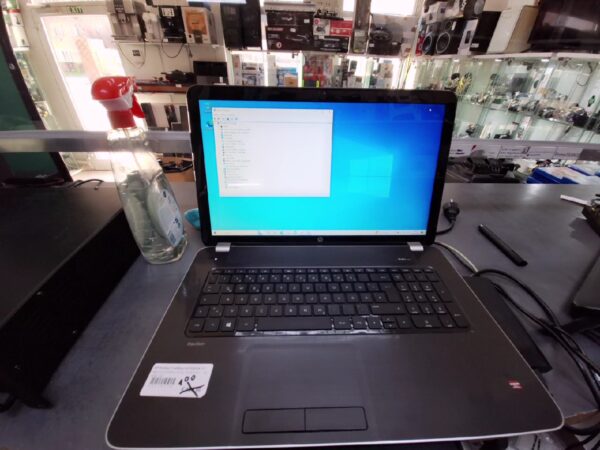 HP Pavilion 17-e098sg, AMD A10-5750M, 17Zoll, DE | 2x Radeon HD8650G | 8670M |  8 GB RAM | 1 TB HDD | mit mit Ladegerät | Zustand: Gut