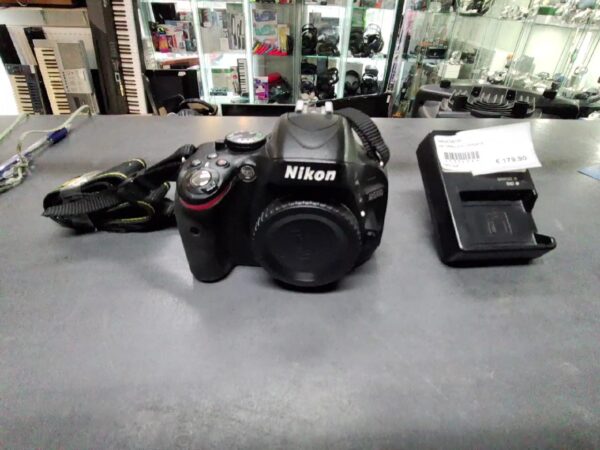 Nikon D5100 | mit 1Akku und Ladegerät | Zustand: Gut – Bild 2