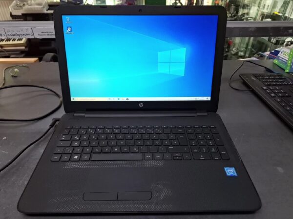 HP RTL8723BENF Intel Celeron CPU N3050 | 4.00GB RAM | 512GB SSD | Win 10 | Touchpad und Batterie Defekt | mit Ladegeret | Zustand: In Ordnung