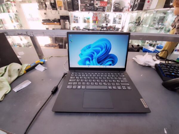 Lenovo V14 G3 Intel Core i3-1215U, DE | 8.00GB RAM | 256GB SSD | 14 Zoll | Win 11 | mit mit Ladegerät | Zustand: Gut – Bild 2