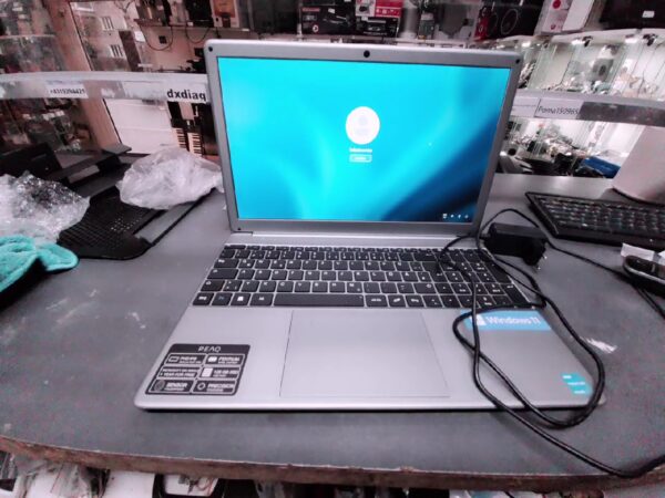 Peaq Notebook Classic C151V, DE | mit Originalverpackung | Pentium N5030 | 4GB | 128GB | Gebrauchsspuren | mit mit Ladegerät | Zustand: Gut – Bild 2