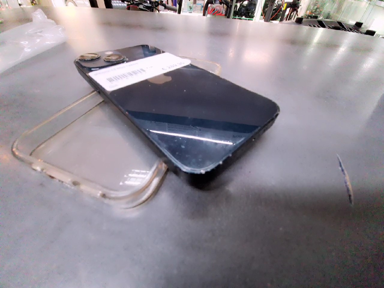 iPhone 13 Mini 128GB | auf dem Handy sind Abnutzungspuren zu sehen( Sieh Foto) | SimLock: Frei | Zustand: Gut | Farbe: Mitternacht | Akku: 85% – Bild 2