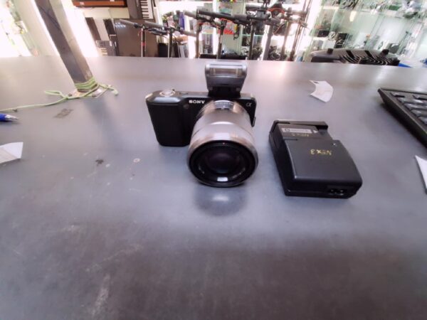 Sony Alpha Nex-3 Digitalkamera | mit Blitz Hvl-e7s |+ 2Akkus und mit Ladegerät | Gehäuse hat eine Rise(Foto 5) | Zustand: Gut – Bild 2