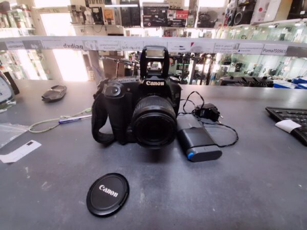 Canon Eos 30D+EF-S 18-55mm 1:3,5-5.6 II | mit Battery Grip BG-E2 +2 Akku und mit Ladegerät | Zustand: Gut – Bild 2