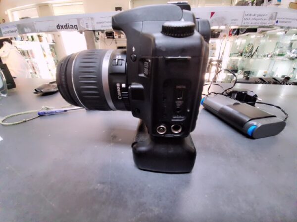 Canon Eos 30D+EF-S 18-55mm 1:3,5-5.6 II | mit Battery Grip BG-E2 +2 Akku und mit Ladegerät | Zustand: Gut – Bild 4
