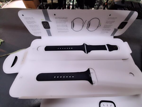 Apple Watch Series 7 GPS Aluminium 45 mm | Batterie 86% mit Originalverpackung | Spuren auf Runde | Zustand: Gut – Bild 4