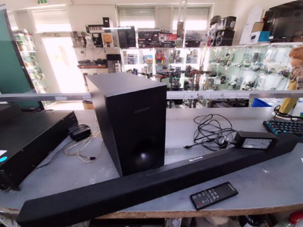 Samsung Hw-k335 Soundbar+sabwoofer | mit Ladegerät und Fernbedienung | Zustand: Sehr Gut – Bild 3