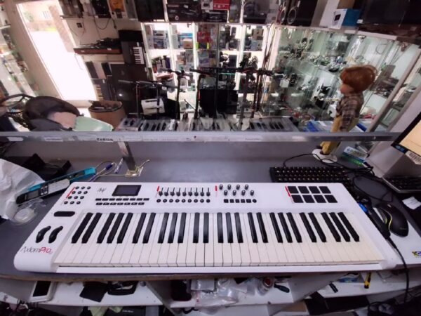 M-Audio Axiom Pro 61 | Professional Midi Keyboard Controller | Zustand: Gut – Bild 2