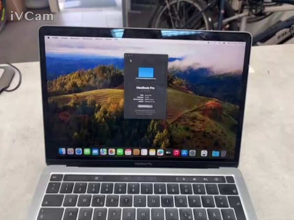 Macbook Pro 13 M2 2022 | M2  | 16GB RAM  | 256GB SSD 
zyklen:46  | Mit Ladegerät  | Zustand: Wie Neu – Bild 3