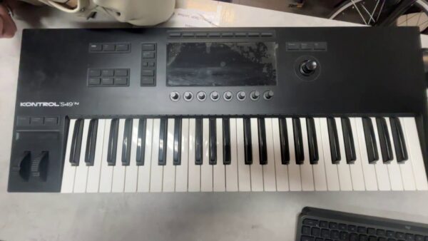 Native Instruments Kontrol S49n Mk3  | +Strom Kabel