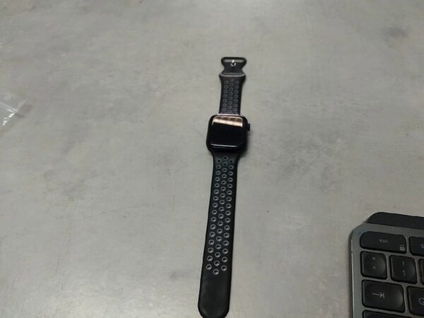 apple watch series 9 45mm midnight Aluminium Case (GPS + cellular) | Ist zerkratzt | Zustand: Gut – Bild 2