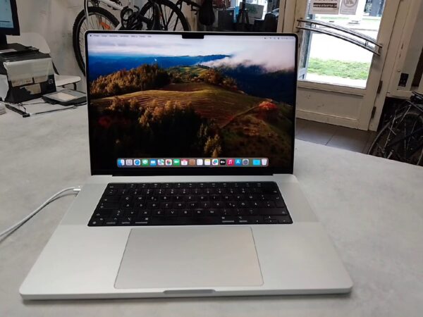 Apple Macbook Pro 16 Zoll M1 Max | MacBook Pro m1 max 16 zoll | 2021
Speicher 32GB 
1TB Festplatte 
Zyklenazahl:150
mit Originalverpackung. mit Ladegerät | Zustand: Wie Neu