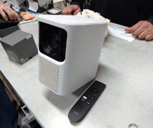 Emotn N1 Projektor Smart  | mit Ladegerät+Fernbedinung | Zustand: Sehr Gut