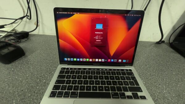Macbook Pro M1 2020 13-inch  | M1  | 8GB RAM | 256GB SSD
Zyklen :58. | Zustand: Sehr Gut – Bild 5