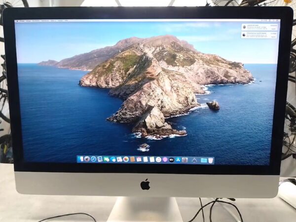 imac 2015 | iMac(Retina 5k |27-inch |late 2015)
Prozessor 3 |2 GHz intel core i5.
Speischer 8GB DDR3. 1TB SATA-Festplatte.AMD Radeon R9 M380 2GB . | Zustand: Sehr Gut