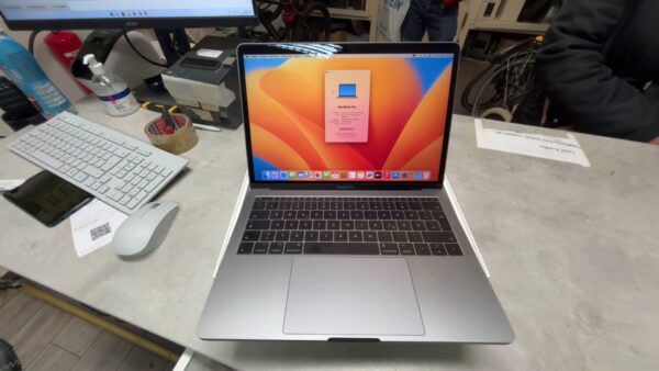 Macbook Pro (13-inch, 2017   | i5 | 8GB RAM | 128GB HDD  | Zyklen :76
mit Originalverpackung | Zustand: Sehr Gut