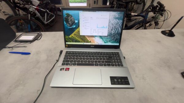 Acer Aspire 3  15 Zolle   Model:A315-44P-R14J | Ryzen 7 5700u | 16GB RAM | 512GB SSD  | Amd Radeon Graphics  | Zustand: Wie Neu