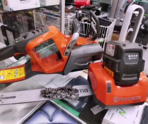Husqvarna 540i XP Akku-Kettensäge  | Mit Akku  Defekt |  Ladegerät  | Zustand: Gut