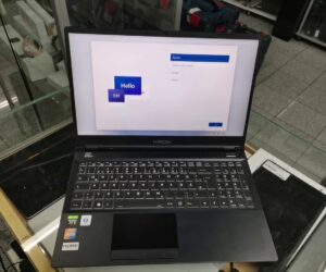 Mifcom S-Series Core i7-10870H  | 16GB Ram DDR4  | 1TB SSD  | Nvidia Geforce RTX 3070 8GB  | Garantie 16.06.2023 | Zustand: Sehr Gut
