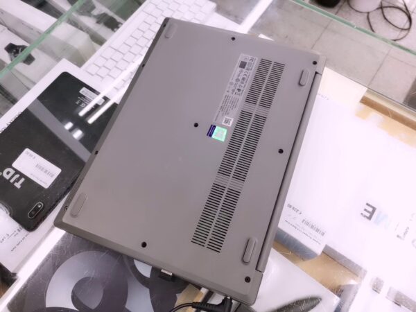 Lenovo AMD Athlon Silver 3050U  | 8.GB RAM 256 GB SSD Windows 11 mit Ladegerät  | Zustand: Sehr Gut – Bild 3