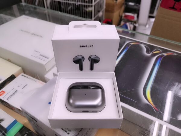 Samsung Galaxy Buds3 Silver | mit Originalverpackung | Zustand: Sehr Gut – Bild 5