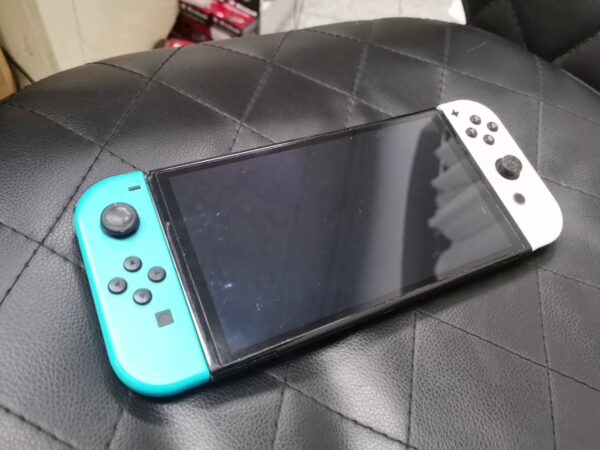 Nintendo Switch OLED | ohne lade | Zustand: In Ordnung – Bild 2