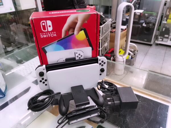 Nintendo Switch OLED | mit Originalverpackung  | Zustand: Sehr Gut | Farbe: schwarz – Bild 4