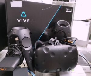 HTC Vive Focus Vision | mit Originalverpackung | Zustand: Sehr Gut