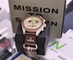 Omega X Swatch L Mission To Saturn - | mit Originalverpackung | Zustand: Wie Neu