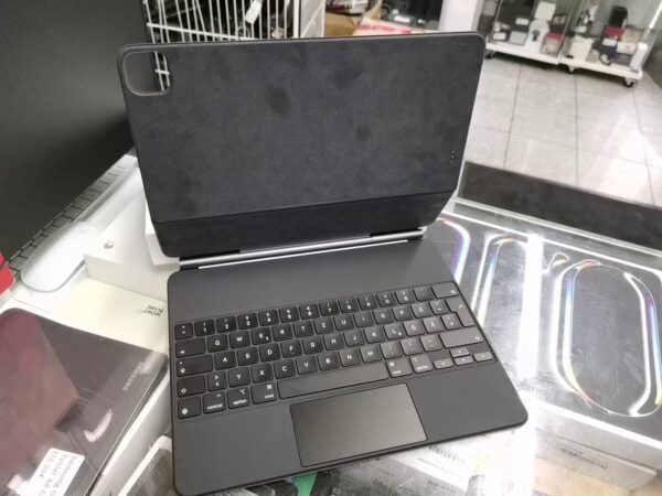 Apple Magic Keyboard, Keyboarddock Für Ipad Pro 12.9", Schwarz, De [2021 / 2022] | mit Originalverpackung | Zustand: Wie Neu – Bild 5