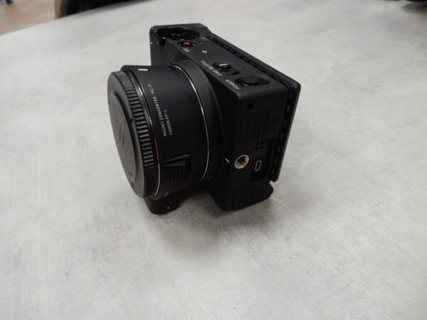 Sigma fp Body Kamera | Akkudecke gebrochen |  mit Objektiv Adapter und 3xAkku | Zustand: Gut – Bild 2
