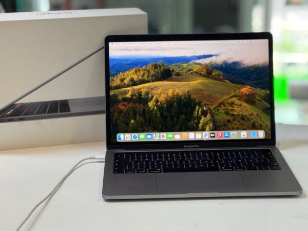 Macbook Pro 13-inch 2019  | Core i5  |  8GB Ram  |  128GB SSD  |  macOS Sonoma  |  Touch Bar  | mit Ladegerät  |  Verpackung  |  231 Ladezyklen  | Zustand: Sehr Gut – Bild 2
