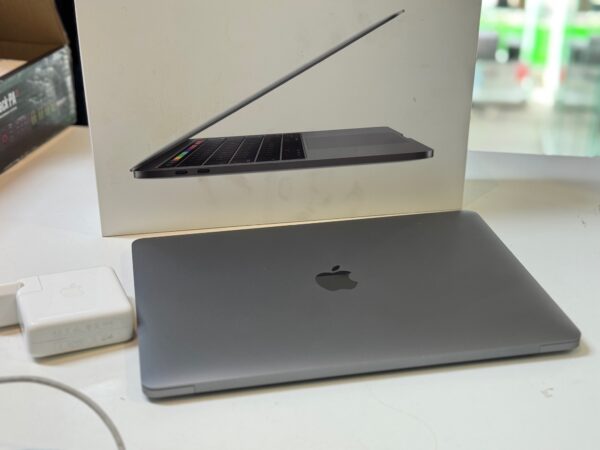 Macbook Pro 13-inch 2019  | Core i5  |  8GB Ram  |  128GB SSD  |  macOS Sonoma  |  Touch Bar  | mit Ladegerät  |  Verpackung  |  231 Ladezyklen  | Zustand: Sehr Gut – Bild 5