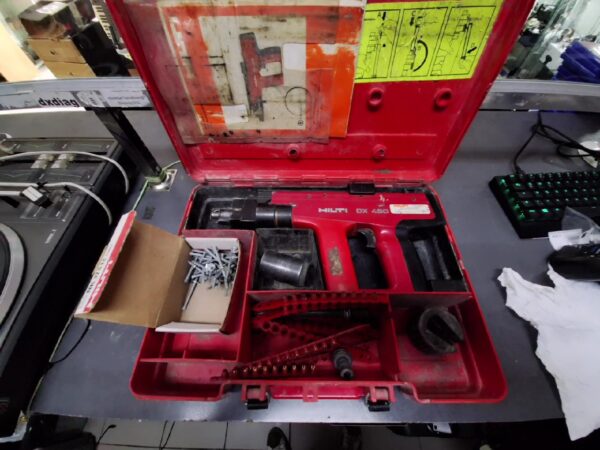 Hilti dx 450 Bolzensetzgerät | Rot Koffer mit Zubehör | Zustand: Gut