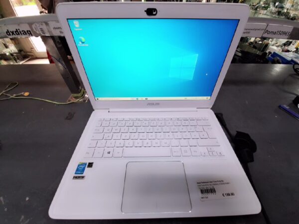 Asus Zenbook UX305F, Core M-5y10c, DE | 13 |3 Zoll | 8GB | 1TB SSD | Win 10 | mit mit Ladegerät
 | Zustand: Gut – Bild 3