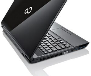 Fujitsu I5-3210m CORE I5, 15,6Zoll, DE | 4GB RAM | 256GB SSD | Win 11 Home | Akku Kaput | mit mit Ladegerät | Zustand: Sehr Gut