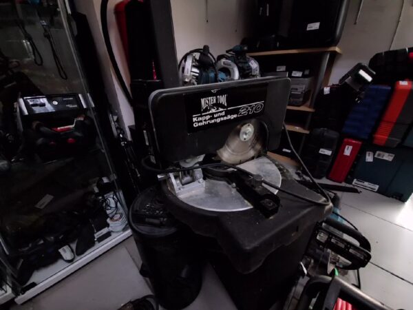 Mister Tool M1X-ZT201Z3-210 Kapp- Und Gehrungssäge | mit Originalverpackung | Kapp- Und Gehrungssäge 1050 Watt | Zustand: Sehr Gut