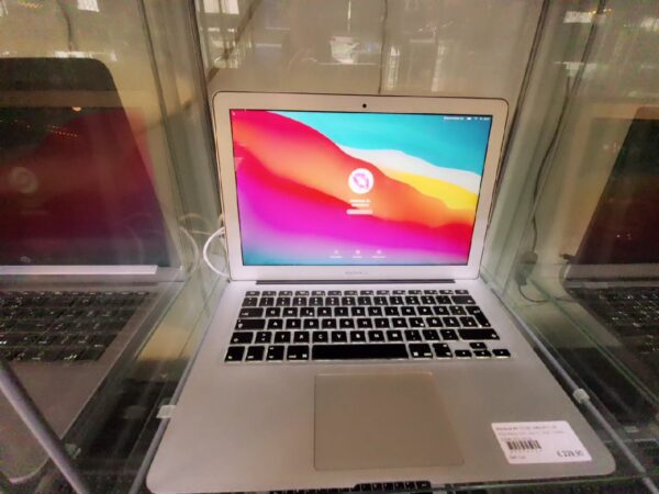 Macbook Air 13 Zoll, I7 mitte 2013, DE | 8Gb | 256Gb SSD | Intel HD 5000 1536Mb | Zyklen 272 | mit mit Ladegerät | Zustand: Sehr Gut – Bild 2