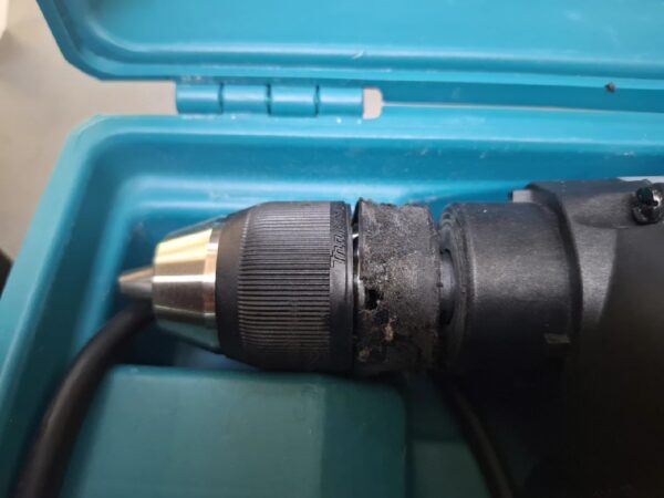 Makita Hp1631 schlagbohrmaschine | Koffer mit Bohr | Bit set | Bohrfutter hat Spuren |ohne Handgriff | Zustand: Sehr Gut – Bild 4